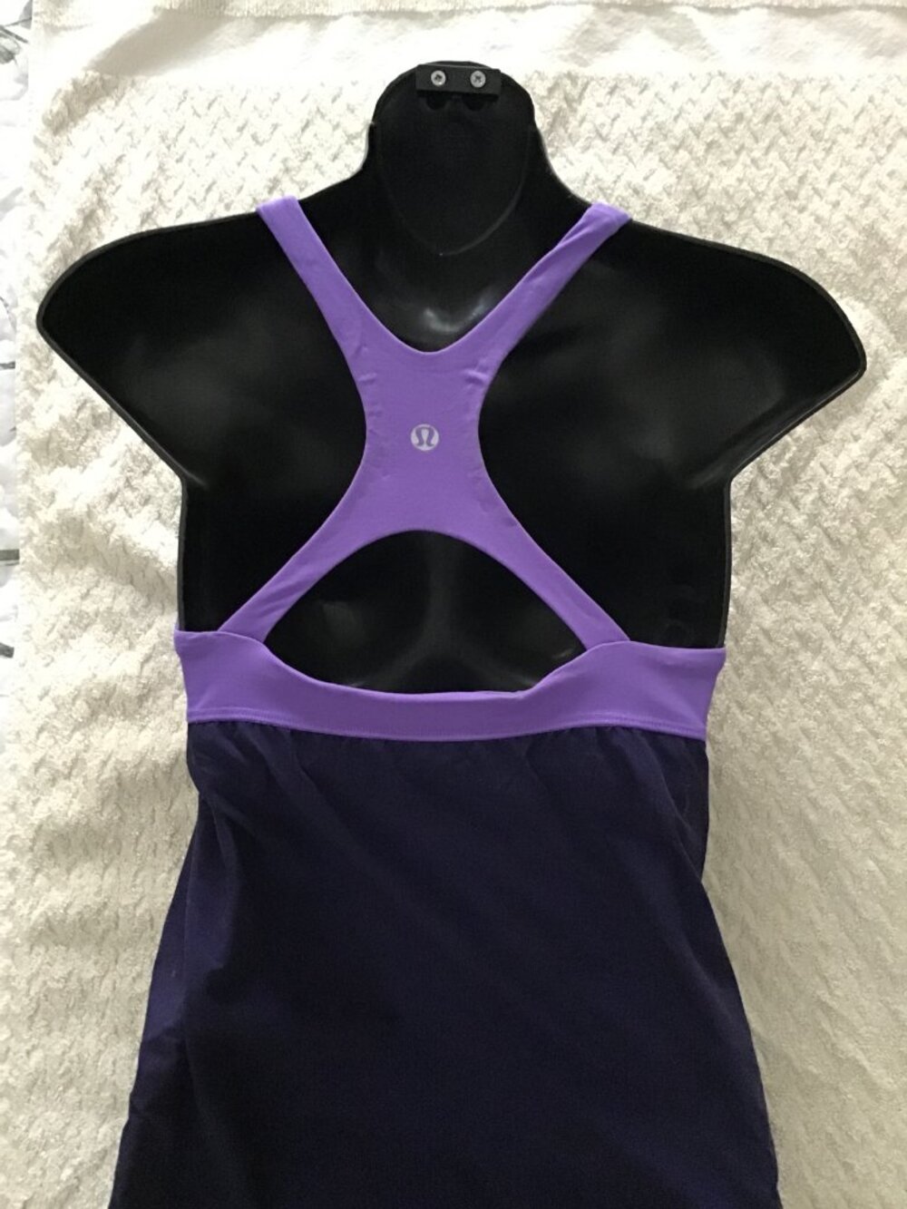 Lululemon Cross Back Shelf Bra Tank Top Purple Size 6 Fitness Workout Yoga Gym - Picture 3 of 3